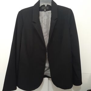 Worthington Black Open Blazer
